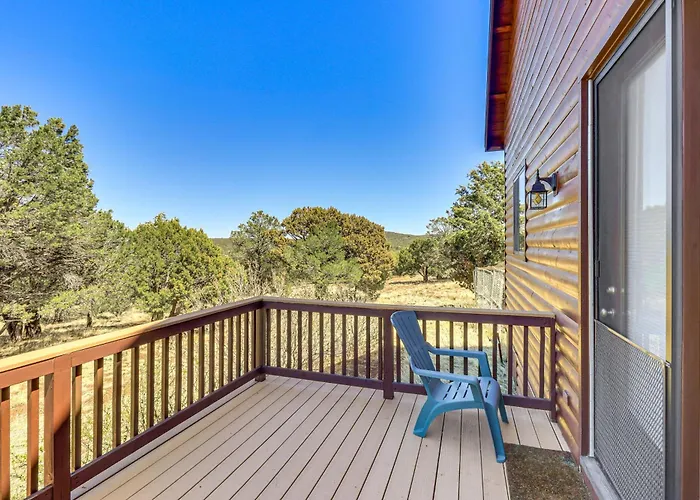 Hébergement de vacances Hot Tub + Game Room! 30-acre Retreat