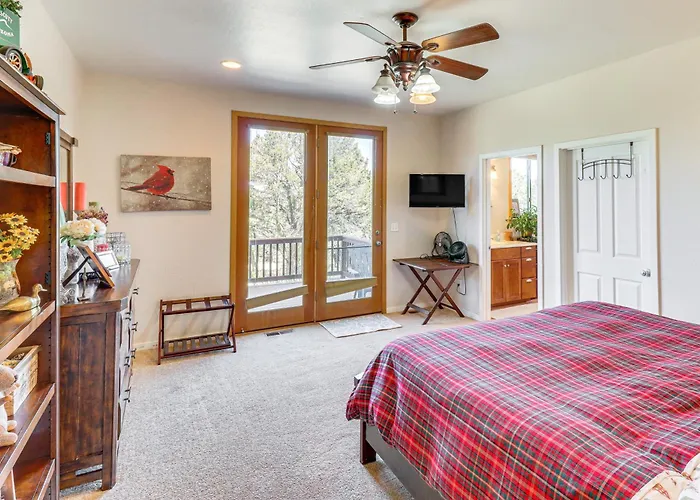 Hot Tub + Game Room! 30-acre Retreat Vernon